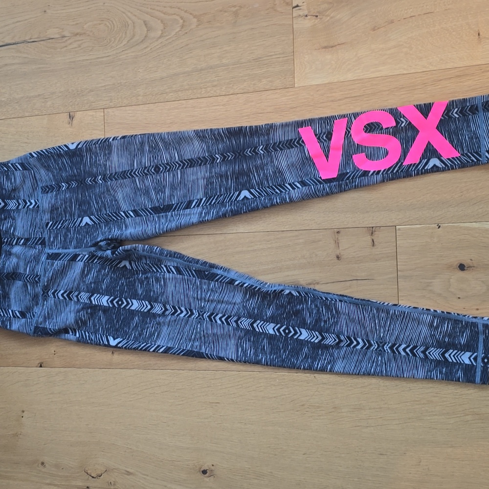 VSX Black and Gray Patterned Leggings